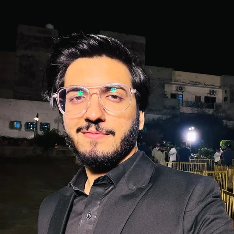 Photo of Dr Ramin Khan