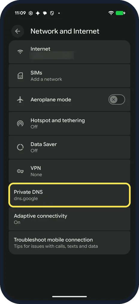 Android screenshot: Check the Private DNS row