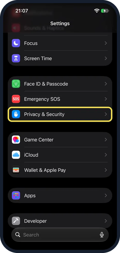 Screenshot from the guide: How to see which apps can access your contacts and location on iPhone