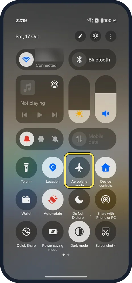 Screenshot from the guide: How to turn aeroplane mode on or off on a OnePlus (OxygenOS 16)