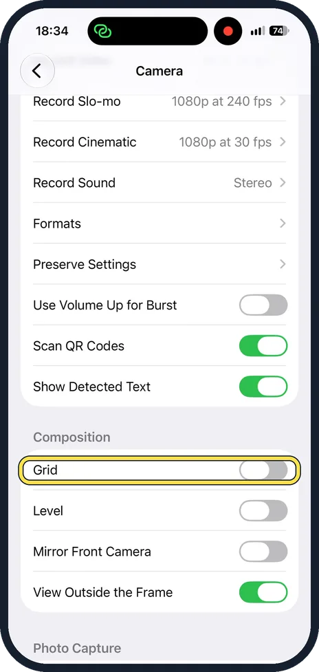 Screenshot from the guide: How to turn on the camera grid and level on an iPhone