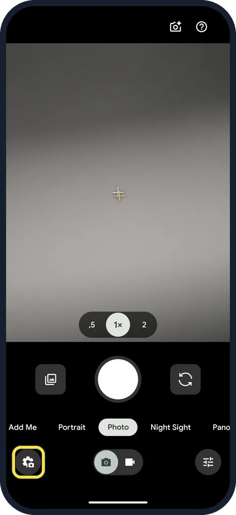 Android screenshot: Tap the Photo settings button
