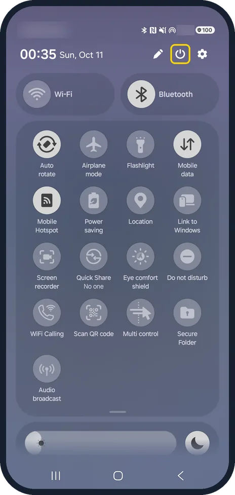 Android screenshot: Open the power menu
