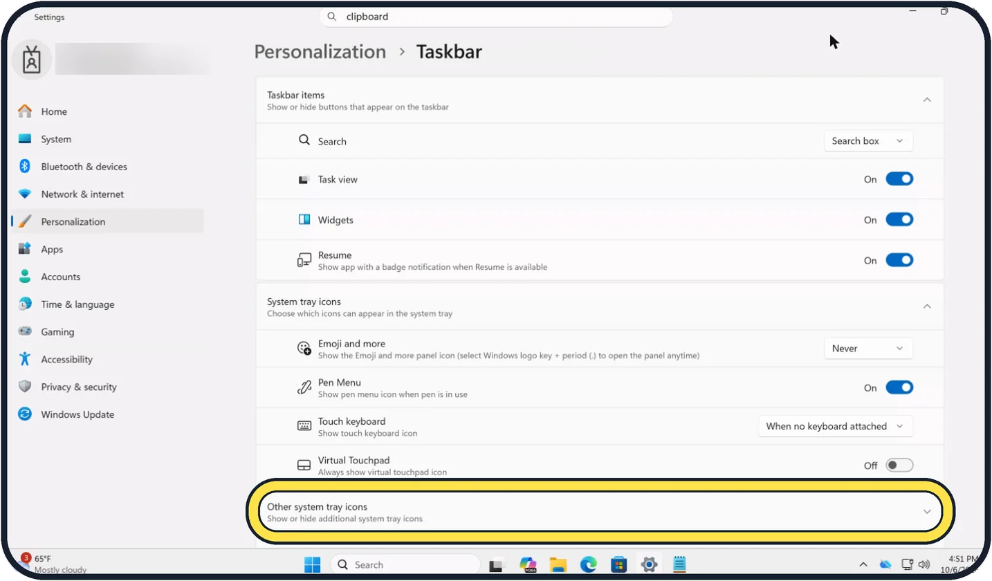 Windows screenshot: Icons next to the clock missing