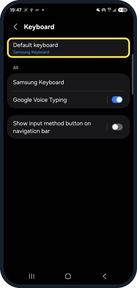 Android screenshot: Default keyboard row