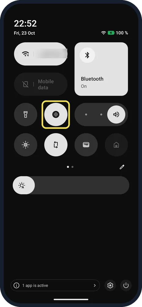 Android screenshot: Glyphs tile in Quick Settings, on